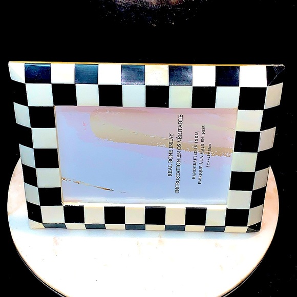 SHAILA ANANT MACKENZIE CHILDS INSPIRE PICTURE FRAME 5 BY 7 REAL BONE INLAY  NEW - Picture 2 of 6